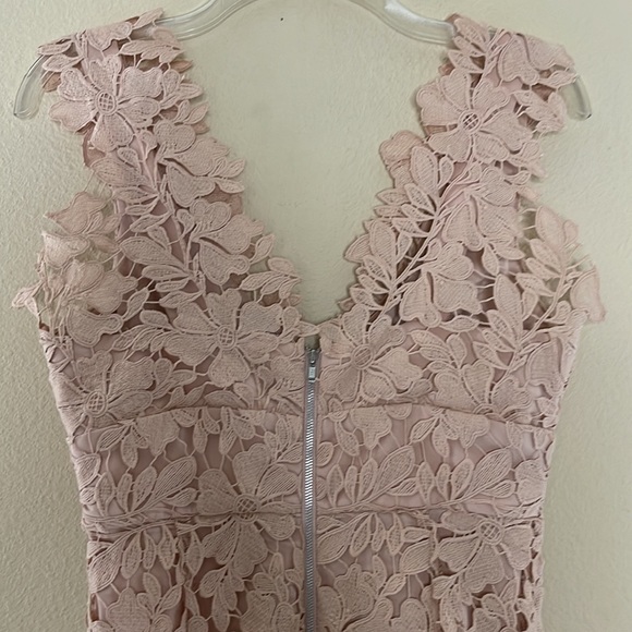 Bardot Valeria Guipure Lace V Neck Pencil Sheath Dress Sz 4 - Picture 4 of 7